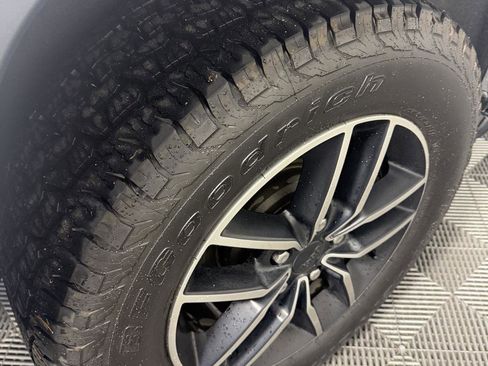 Used 2019 Jeep Grand Cherokee Trailhawk AWD/4WD image 12