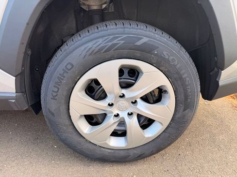 Used 2022 Toyota RAV4 LE AWD/4WD image 6