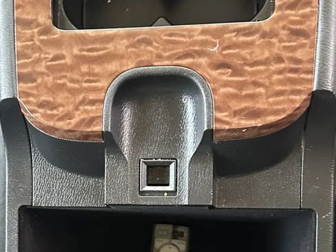 Used 2019 Nissan Armada Platinum w/ Captain's Chairs Package AWD/4WD image 17