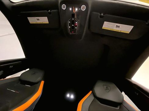 Used 2022 Lamborghini Urus image 20