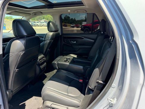 Used 2025 Honda Pilot Touring image 11