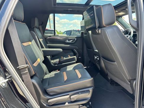 Used 2024 GMC Yukon AT4 w/ AT4 Premium Package AWD/4WD image 12