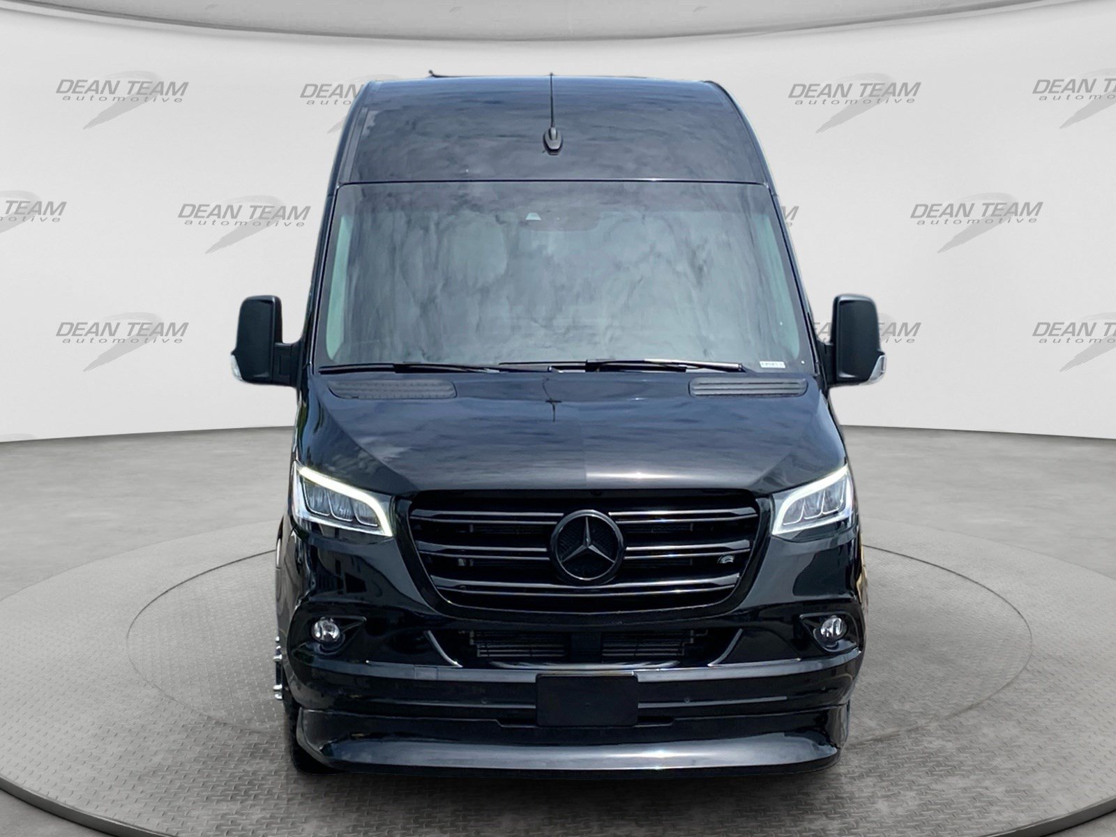 Used 2022 Mercedes-Benz Sprinter 3500 image 2