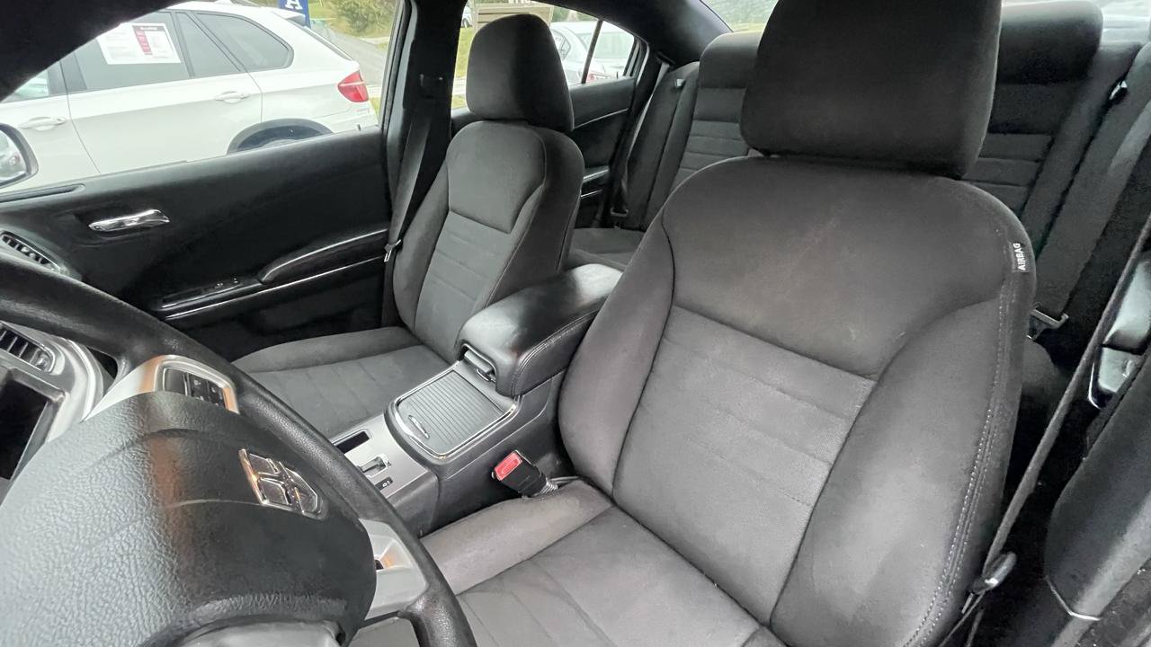 Used 2012 Dodge Charger SE RWD image 16