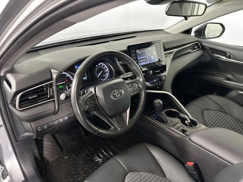 Used 2023 Toyota Camry SE w/ Cold Weather Package FWD image 17