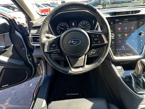 Used 2022 Subaru Outback Limited image 19