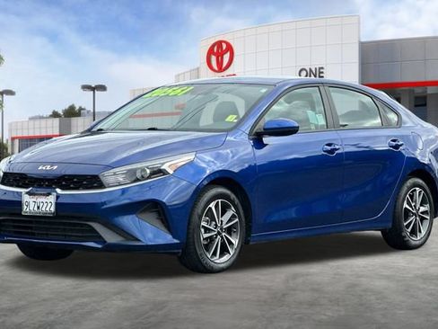 Used 2024 Kia Forte LXS FWD image 9