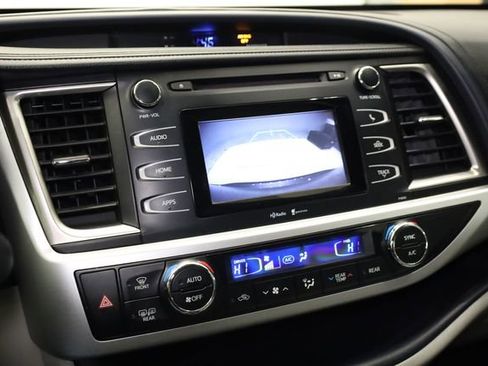 Used 2014 Toyota Highlander Plus image 22