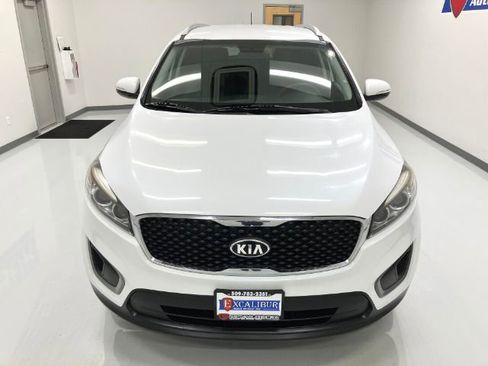Used 2016 Kia Sorento LX image 7