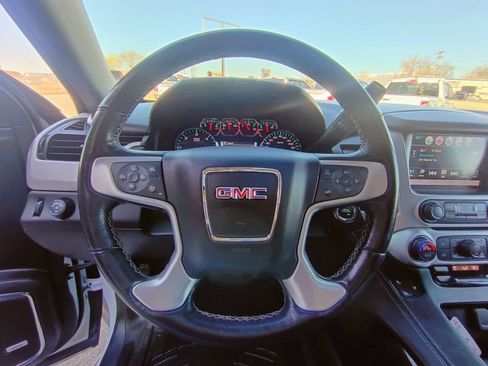 Used 2019 GMC Yukon XL SLT w/ Open Road Package AWD/4WD image 14