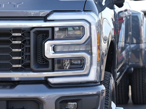 Used 2025 Ford F350 Platinum image 10