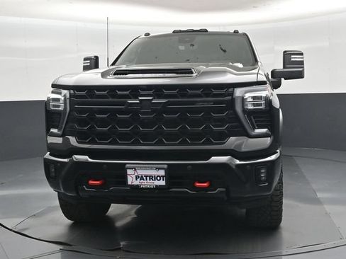 Used 2024 Chevrolet Silverado 2500 ZR2 w/ Technology Package AWD/4WD image 35