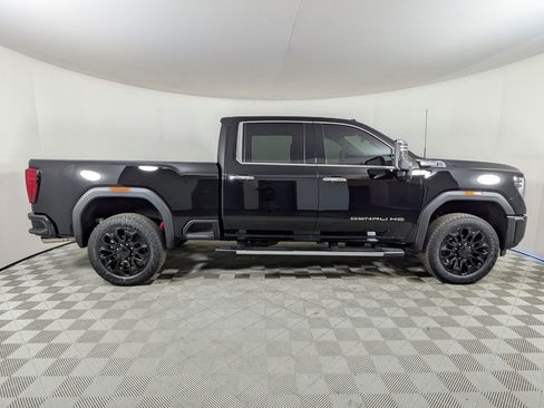 Used 2026 GMC Sierra 2500 Denali AWD/4WD image 2