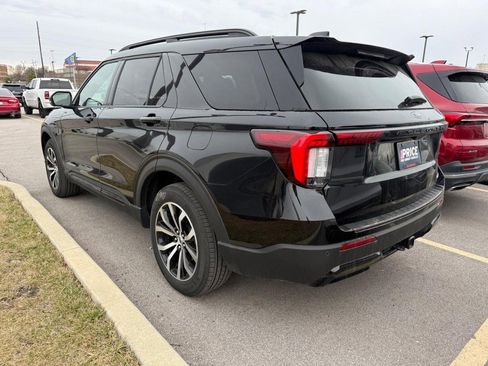 Used 2025 Ford Explorer ST-Line image 14