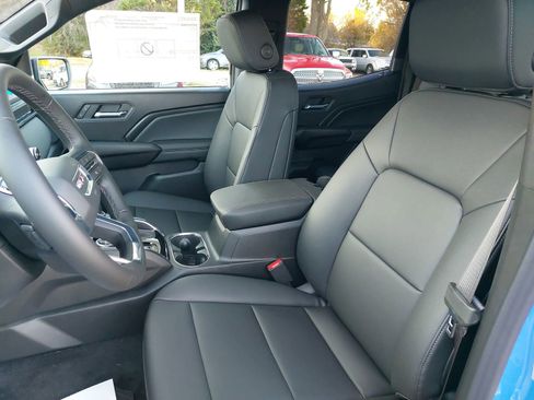 New 2026 GMC Canyon Elevation w/ Convenience Package image 16