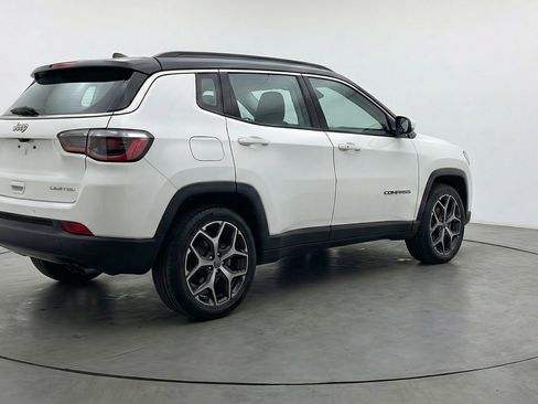 Used 2025 Jeep Compass Limited AWD/4WD image 9