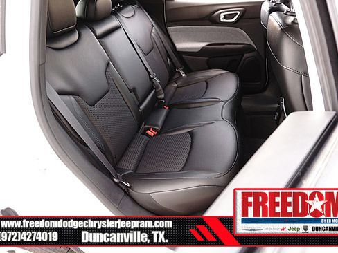 New 2026 Jeep Compass Latitude image 16