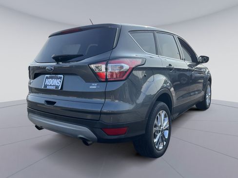 Used 2017 Ford Escape SE AWD/4WD image 16