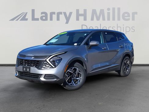 Used 2024 Kia Sportage LX image 1
