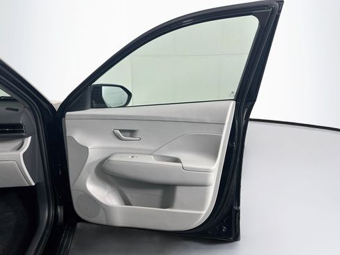 Used 2025 Hyundai Kona SEL AWD/4WD image 31