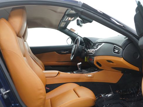 Used 2011 BMW Z4 sDrive35i RWD image 11