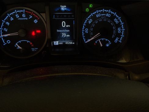Used 2023 Toyota Tacoma TRD Off-Road AWD/4WD image 10