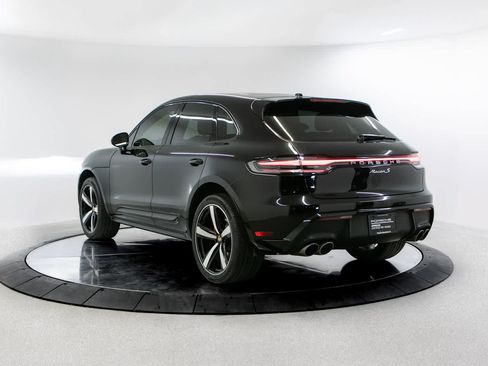 Certified 2023 Porsche Macan S AWD/4WD image 3