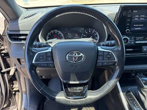 Used 2021 Toyota Highlander XSE AWD/4WD image 12