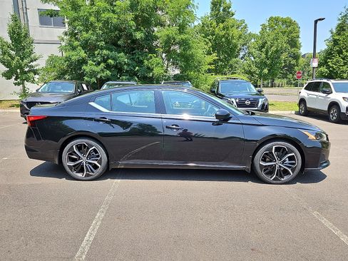 Certified 2023 Nissan Altima 2.5 SR FWD image 7