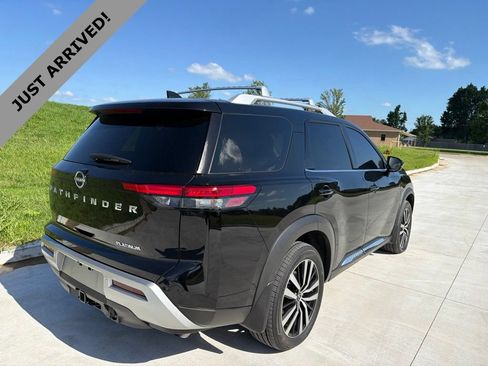 Certified 2025 Nissan Pathfinder Platinum w/ Cargo Package FWD image 5