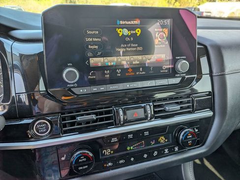 Used 2024 Nissan Pathfinder SV image 24