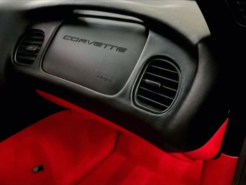 Used 2004 Chevrolet Corvette Coupe w/ Preferred Equipment Group image 16