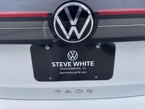 New 2026 Volkswagen Taos SE AWD/4WD image 10