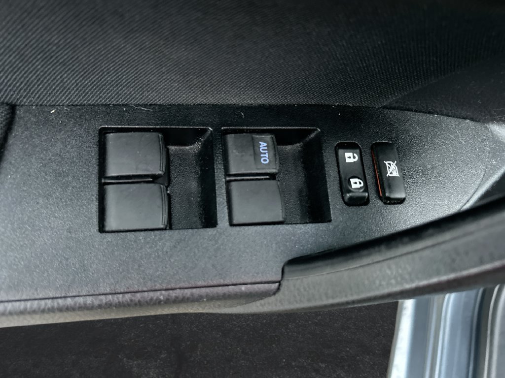 Used 2014 Toyota Corolla LE FWD image 12