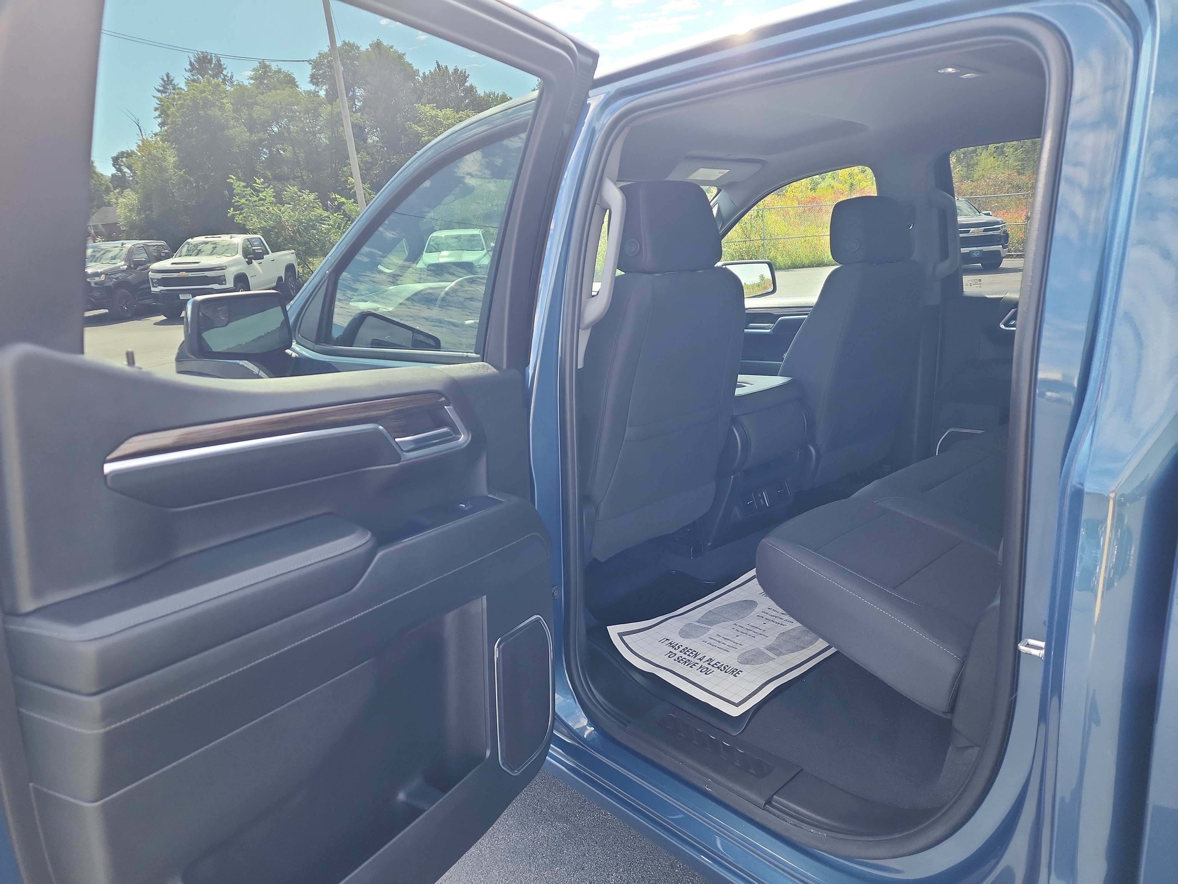 Certified 2024 Chevrolet Silverado 1500 LT AWD/4WD image 24