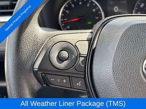 Used 2022 Toyota RAV4 XLE AWD/4WD image 16