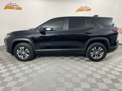 Used 2025 Chevrolet Equinox LT FWD image 2