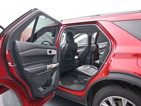 Certified 2022 Ford Explorer Limited w/ Equipment Group 301A AWD/4WD image 15