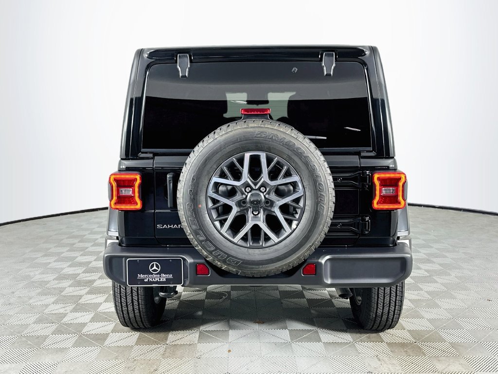 Used 2025 Jeep Wrangler Unlimited Sahara AWD/4WD image 6