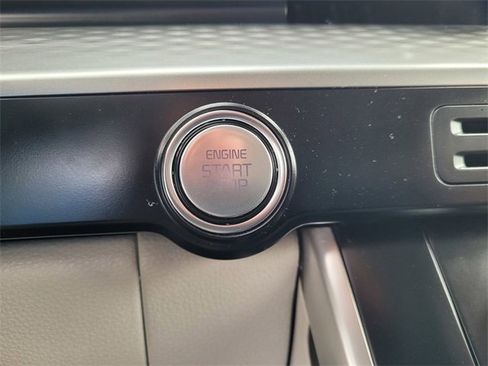 Used 2024 Kia Carnival LX image 16