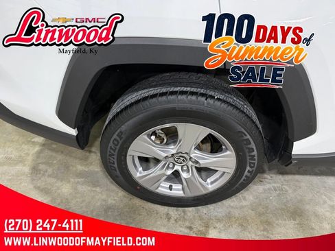 Used 2025 Toyota RAV4 XLE FWD image 10