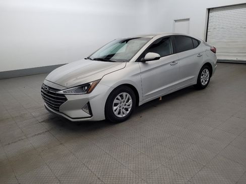 Used 2020 Hyundai Elantra SE w/ Cargo Package (C1) FWD image 2