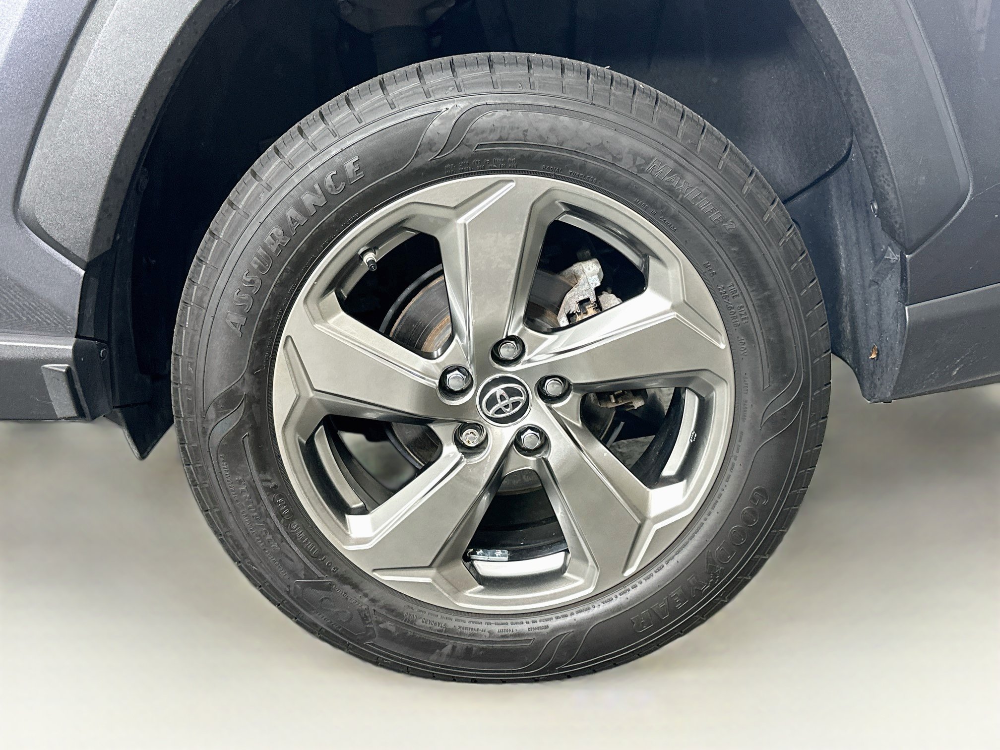 Used 2019 Toyota RAV4 Limited AWD/4WD image 11