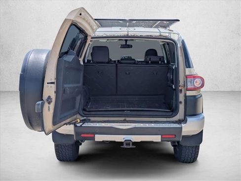 Used 2014 Toyota FJ Cruiser 4WD w/ Upgrade Package image 6