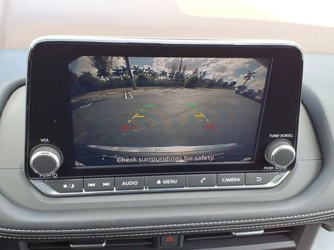 Used 2023 Nissan Rogue SV FWD image 25