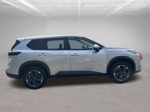 Used 2024 Nissan Rogue SV AWD/4WD image 10