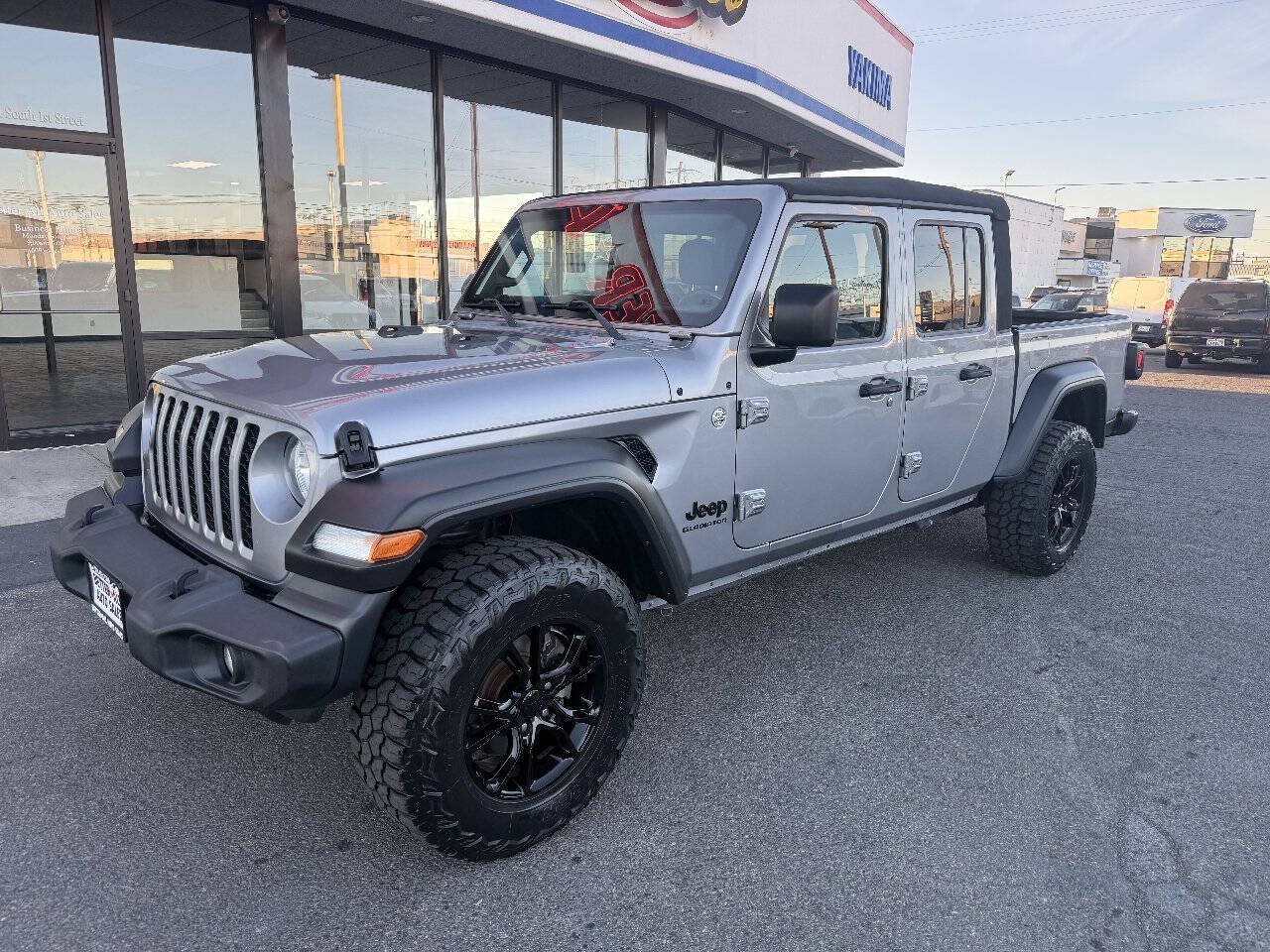 Used 2020 Jeep Gladiator Sport w/ Quick Order Package 24S AWD/4WD image 1
