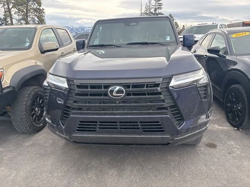 Used 2024 Lexus GX 550 w/ Accessory Package (2T) image 4