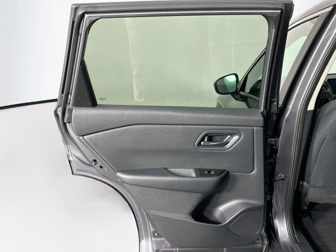 Used 2025 Nissan Rogue S FWD image 25