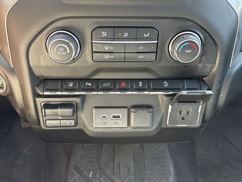 Used 2024 Chevrolet Silverado 2500 Custom w/ Custom Value Package image 16